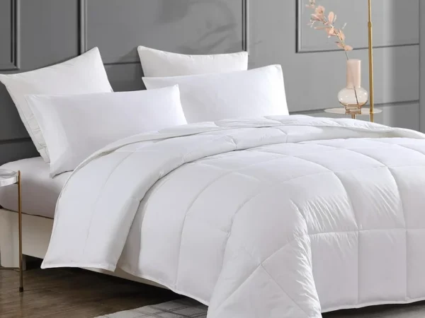 HOTEL WHITE COMFORTER 200GSM
