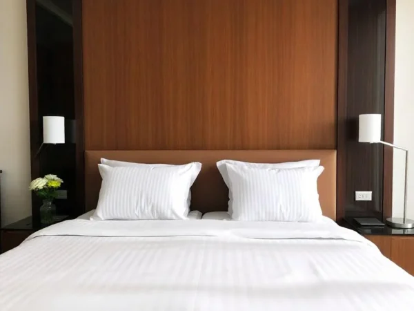 WHITE STRIPE HOTEL 300TC COTTON BED SHEET